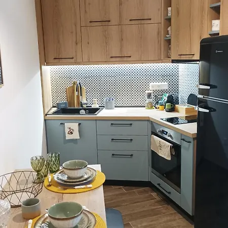 Elmar Homeliving * 볼로스